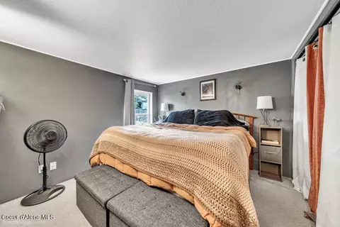 Bedroom - 18077 E Highway 54, Bayview, ID 83803 photo 2 of 2