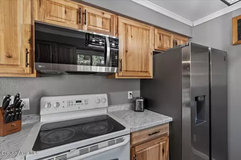Kitchen - 306 Cameron Dr, Osburn, ID 83849 photo 4 of 5
