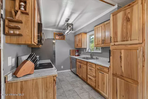 Kitchen - 306 Cameron Dr, Osburn, ID 83849 photo 1 of 5