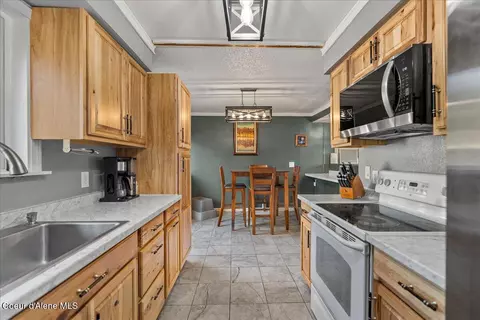 Kitchen - 306 Cameron Dr, Osburn, ID 83849 photo 5 of 5