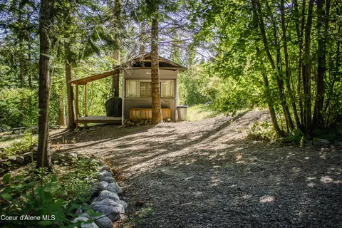 27448 S Hinds Dr, Saint Maries, ID 83861