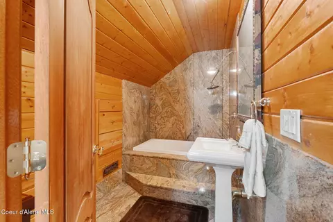 Bath - 365 Simonsen Rd, Post Falls, ID 83854 photo 8 of 17