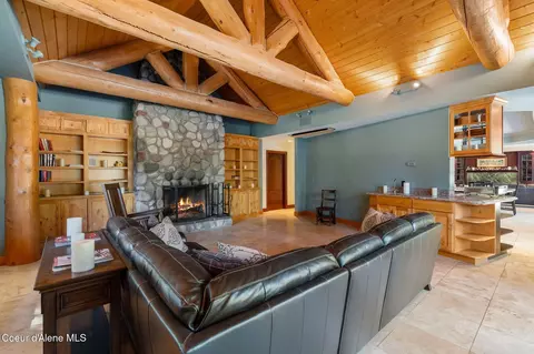 Living - 365 Simonsen Rd, Post Falls, ID 83854 photo 4 of 5
