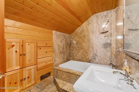Bath - 365 Simonsen Rd, Post Falls, ID 83854 photo 9 of 17