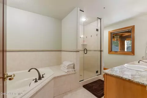 Bath - 365 Simonsen Rd, Post Falls, ID 83854 photo 12 of 17