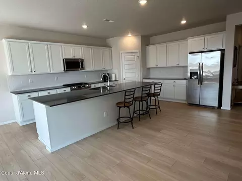 Kitchen - 327 E Burdock Lp, Hayden, ID 83835 photo 3 of 4
