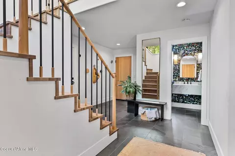 Entry Way - 478 Oden Bay Dr, Sandpoint, ID 83864 photo 1 of 9