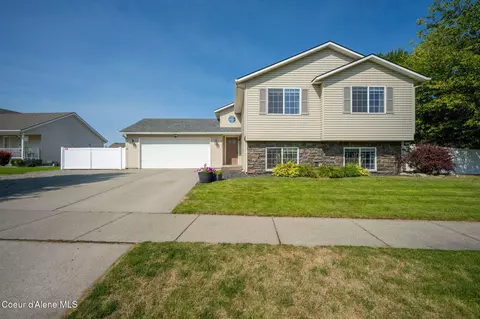 9099 N Ramsgate Ln, Hayden, ID 83835