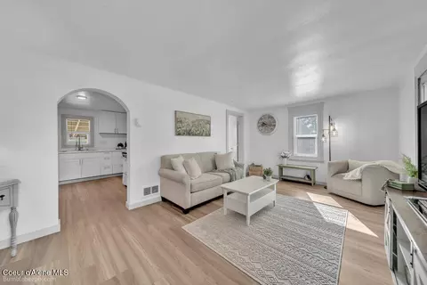 Living - 219 E 4th St S, Oldtown, ID 83822 photo 1 of 2
