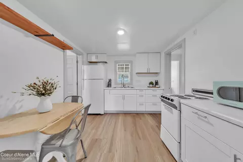 Kitchen - 219 E 4th St S, Oldtown, ID 83822 photo 1 of 2