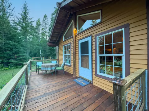Exterior - 633 Old Mill Rd, Sandpoint, ID 83864 photo 2 of 10