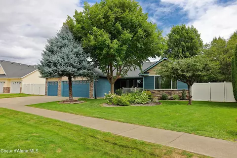 2434 W Blueberry Cir, Hayden, ID 83835