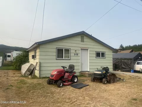 205 Kellogg Ave, Pinehurst, ID 83850