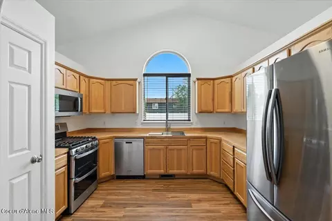 Kitchen - 2167 E Wagon Trl, Post Falls, ID 83854 photo 2 of 3