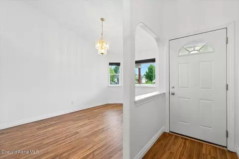 Entry Way - 2167 E Wagon Trl, Post Falls, ID 83854 photo 2 of 4