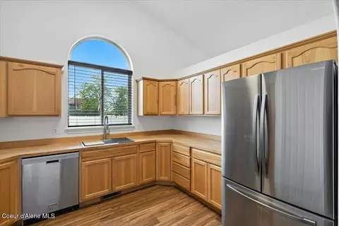 Kitchen - 2167 E Wagon Trl, Post Falls, ID 83854 photo 3 of 3