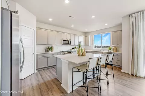 Kitchen - 501 E Burdock Loop, Hayden, ID 83835 photo 1 of 4