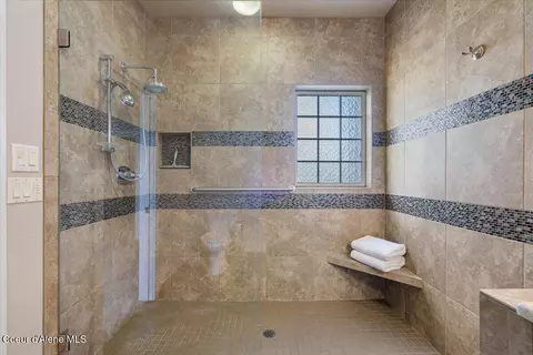 Bath - 14319 N Pristine Cir, Rathdrum, ID 83858 photo 2 of 3