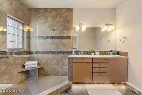 Bath - 14319 N Pristine Cir, Rathdrum, ID 83858 photo 1 of 3