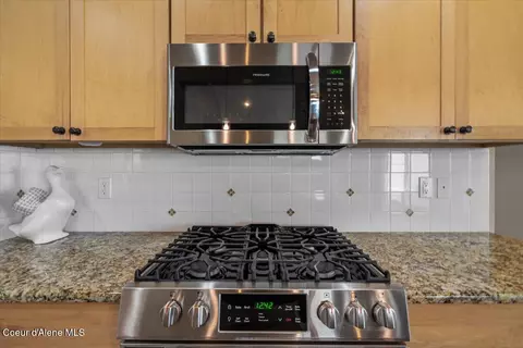 Kitchen - 14319 N Pristine Cir, Rathdrum, ID 83858 photo 4 of 5