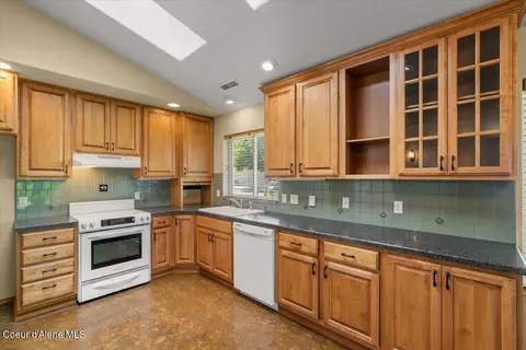 Kitchen - 224 W Frontier Trl, Post Falls, ID 83854 photo 2 of 4