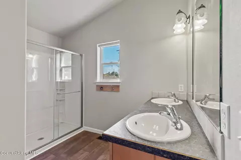 Bath - 2127 E Wagon Trl, Post Falls, ID 83854 photo 1 of 3