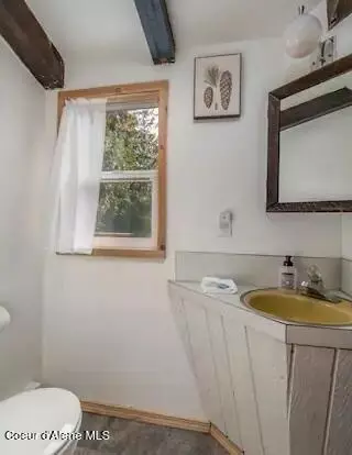 Bath - 70 Cedar Dr, Sandpoint, ID 83864 photo 1 of 2