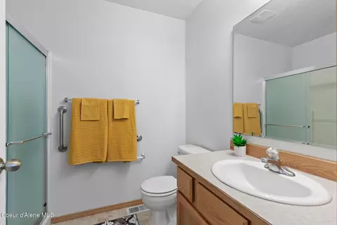 Bath - 2505 N Sparrow Loop, Post Falls, ID 83854 photo 1 of 2