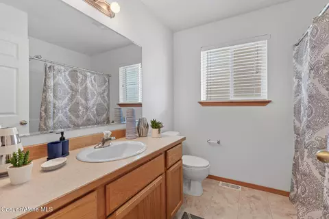 Bath - 2505 N Sparrow Loop, Post Falls, ID 83854 photo 2 of 2