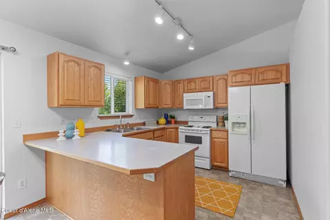 Kitchen - 2505 N Sparrow Loop, Post Falls, ID 83854 photo 1 of 3