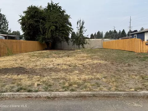 2815 N Carriage Ct, Coeur D'alene, ID 83815