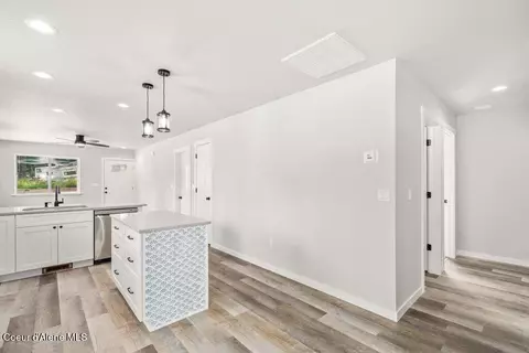 Entry Way - 403 F St, Plummer, ID 83851 photo 1 of 1