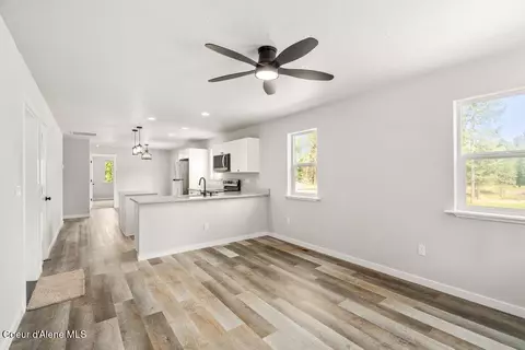 Living - 403 F St, Plummer, ID 83851 photo 3 of 3