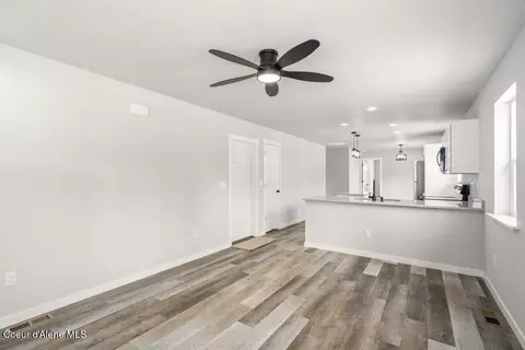 Living - 403 F St, Plummer, ID 83851 photo 2 of 3