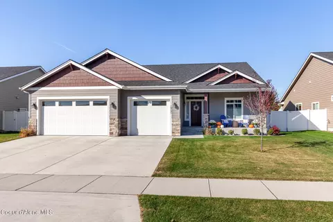 10721 N Crimson Dr, Hayden, ID 83835