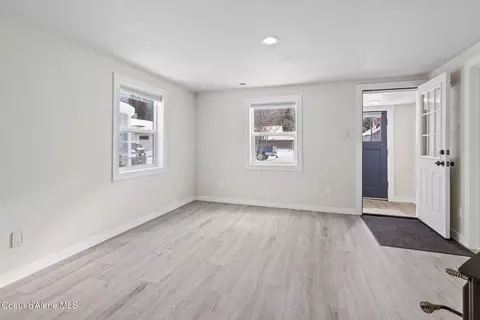 Living - 21 Main Ave, Wallace, ID 83873 photo 2 of 3
