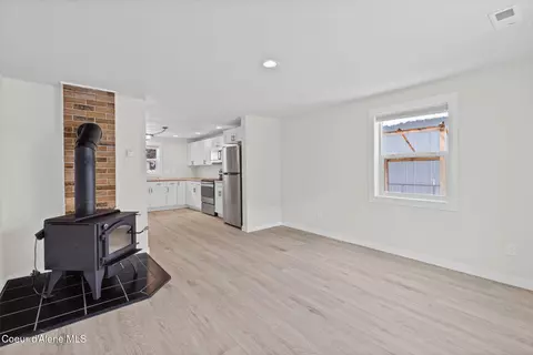 Living - 21 Main Ave, Wallace, ID 83873 photo 1 of 3