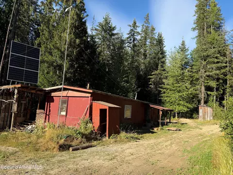 922 Cottonwood Rd, Priest River, ID 83856
