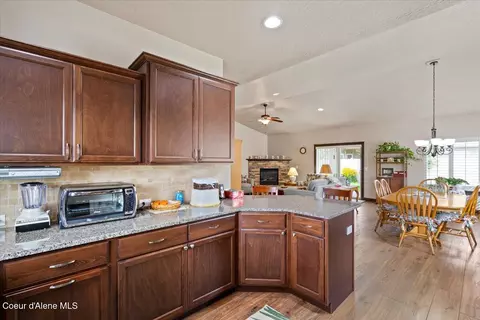 Kitchen - 3165 E Bogie Dr, Post Falls, ID 83854 photo 3 of 5