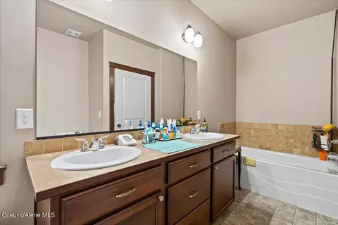 Bath - 3165 E Bogie Dr, Post Falls, ID 83854 photo 2 of 3