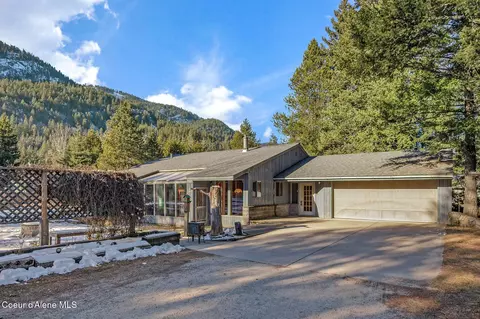 224 Park Ln, Sandpoint, ID 83864