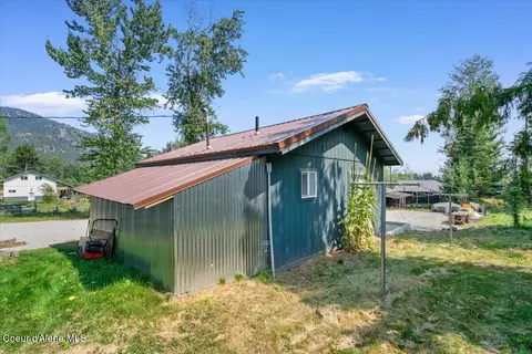 Exterior - 817 Upland Dr, Sandpoint, ID 83864 photo 4 of 4