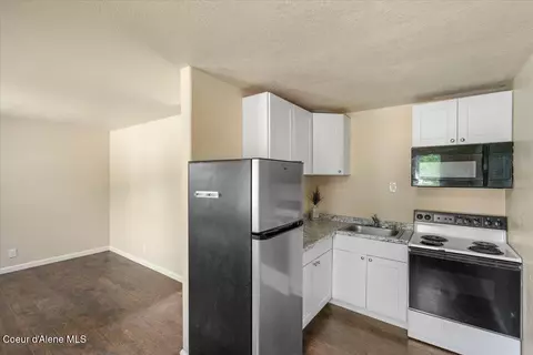 Kitchen - 817 Upland Dr, Sandpoint, ID 83864 photo 2 of 2