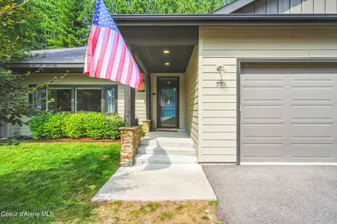 77 Aultstarr Ln, Ponderay, ID 83852