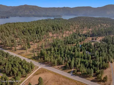 5262 E Lancaster Rd, Hayden, ID 83835