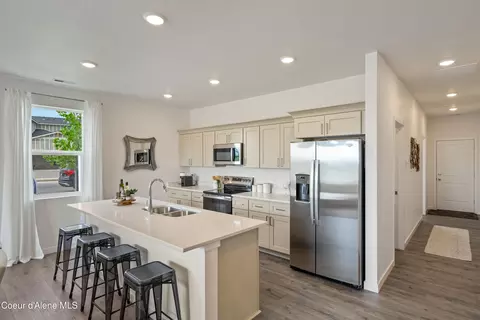 Kitchen - 5177 E Norma Ave, Post Falls, ID 83854 photo 2 of 8