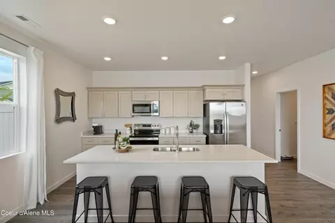 Kitchen - 5177 E Norma Ave, Post Falls, ID 83854 photo 3 of 8