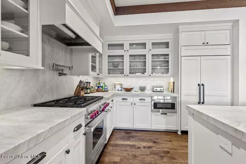 Kitchen - 4757 S Arrow Point Dr # 307, Harrison, ID 83833 photo 3 of 3