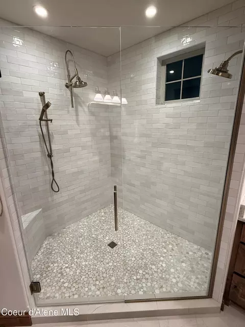 Bath - 1159 E Amulet Cir, Rathdrum, ID 83858 photo 5 of 6