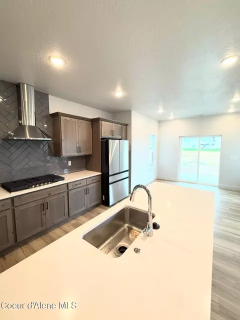 Kitchen - 4519 E Savea Ln, Post Falls, ID 83854 photo 2 of 4